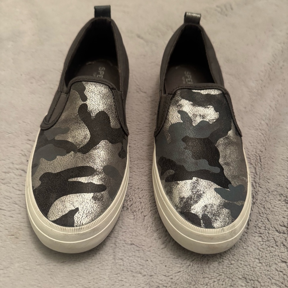 Sperry Slip-On Sneakers Black and Gray Camo Metallic Women’s 7.5